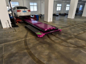 機(jī)器人立體停車(chē)設(shè)備